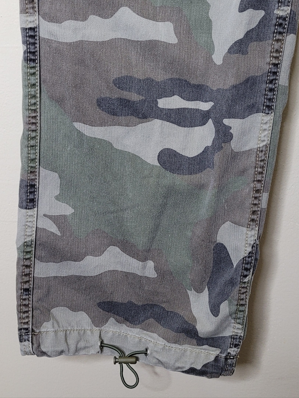 No Boundaries Vintage Y2K  Camo Cargo Pants - Picture 4 of 7